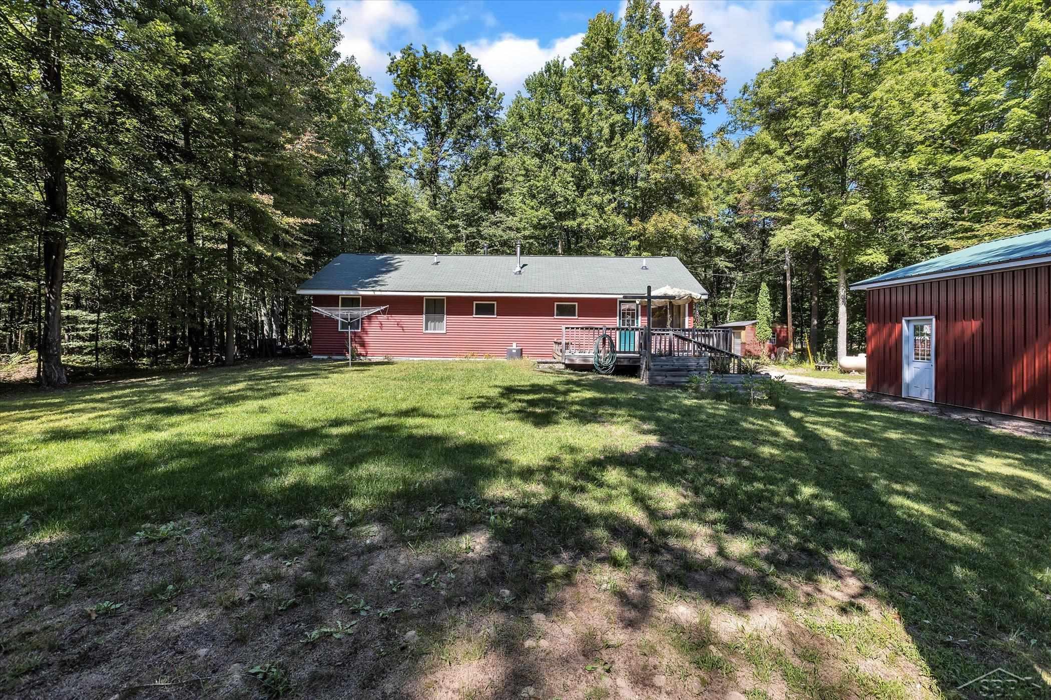 2859 West Chippewa River Road Midland, MI 48640 - Photo 33 of 51 50089692-32.JPG