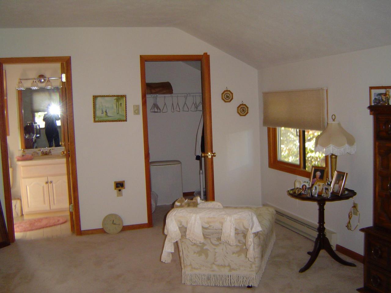 439 Snowden Bushkill Pa Bushkill, PA 18324 - Photo 8 of 9 Sitting Room