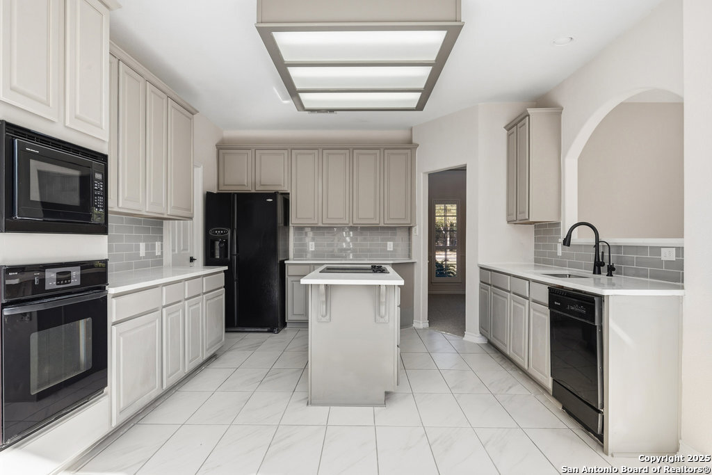 9618 Rosemont Way Helotes, TX 78023 - Photo 16 of 59