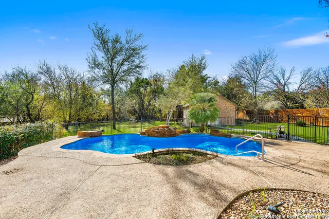 $729,777 | 9618 Rosemont Way, Helotes, TX 78023