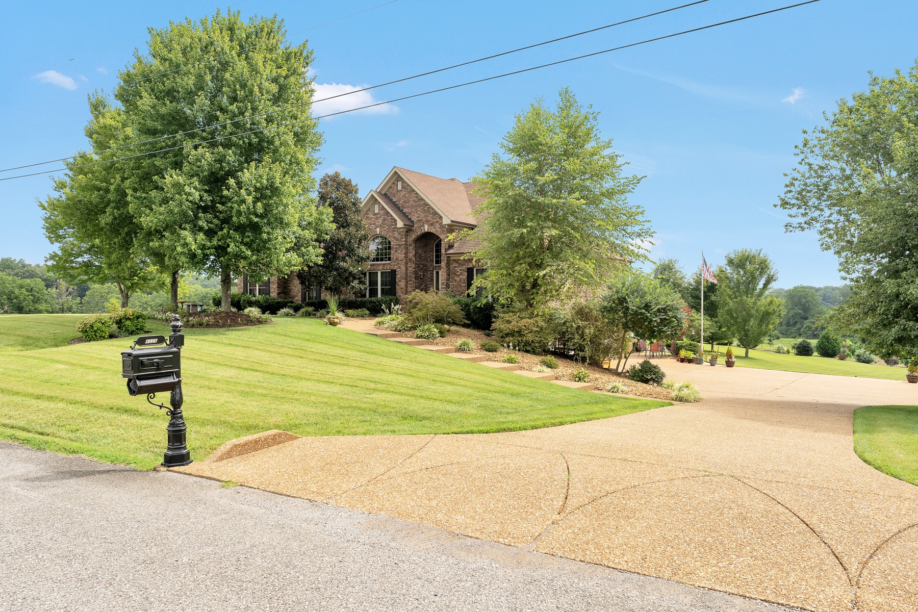 4026 Karas Way Springfield, TN 37172 - Photo 2 of 37 Gallery Image 2