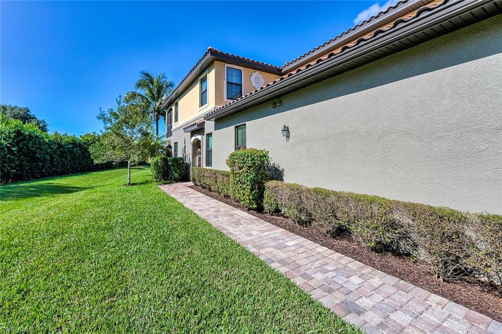 9512 Napoli Lane, Unit 101 Naples, FL 34113 - Photo 4 of 35