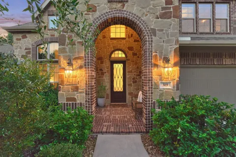 $650,000 | 319 Kinderwood Trail, Montgomery, TX 77316
