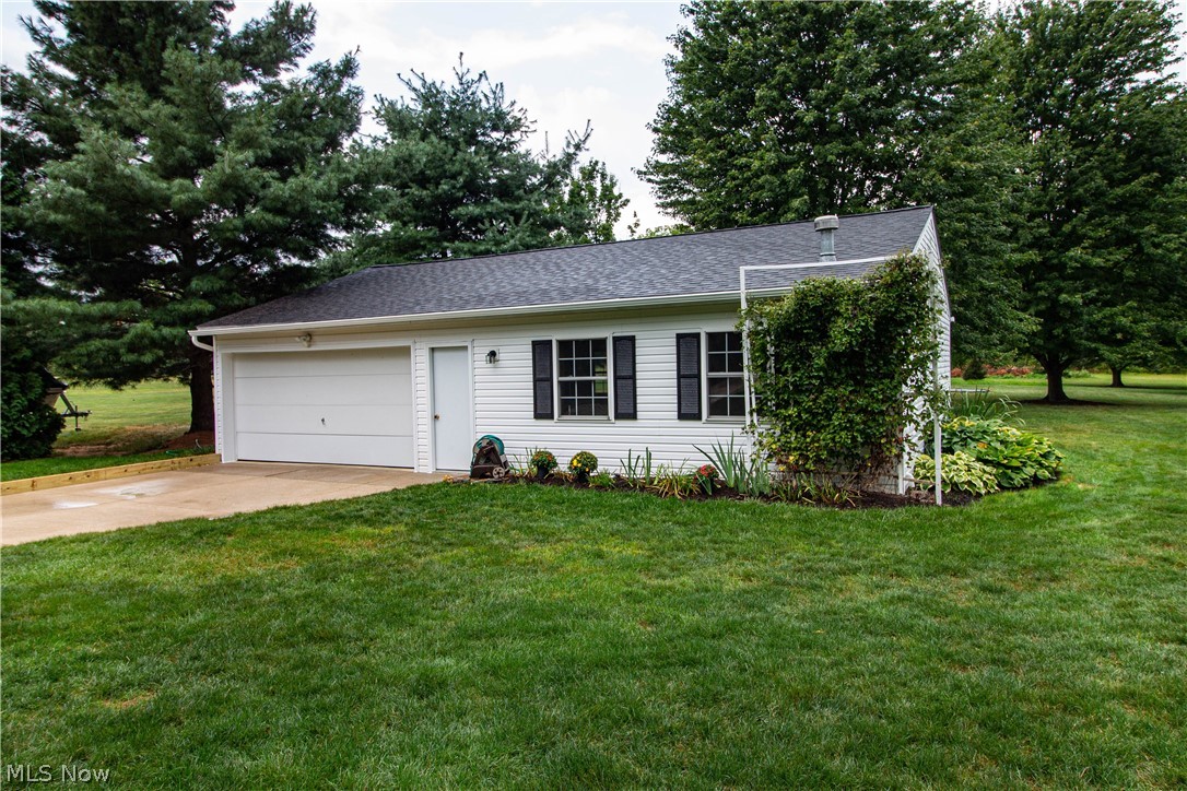 7826 Hartman Road Wadsworth, OH 44281 - Photo 8 of 30