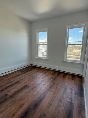 $2,400 | 85 Kearney Avenue, Unit 3, Jersey City, NJ 07305