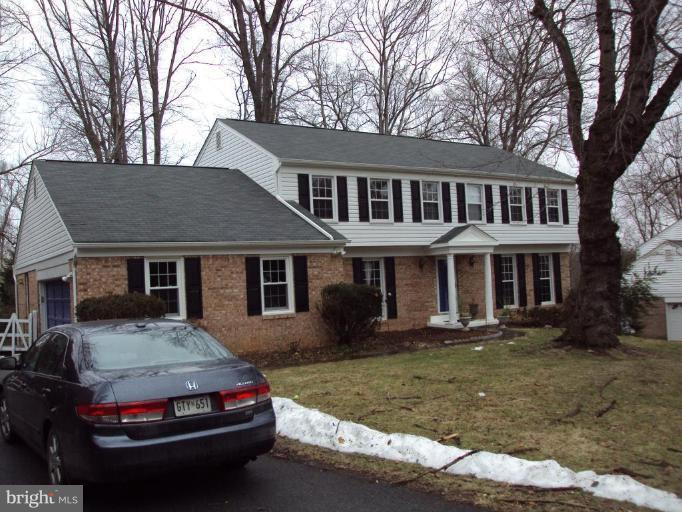 8815 Bells Mill Road Potomac, MD 20854 - Photo 1 of 29 Exterior (Main)