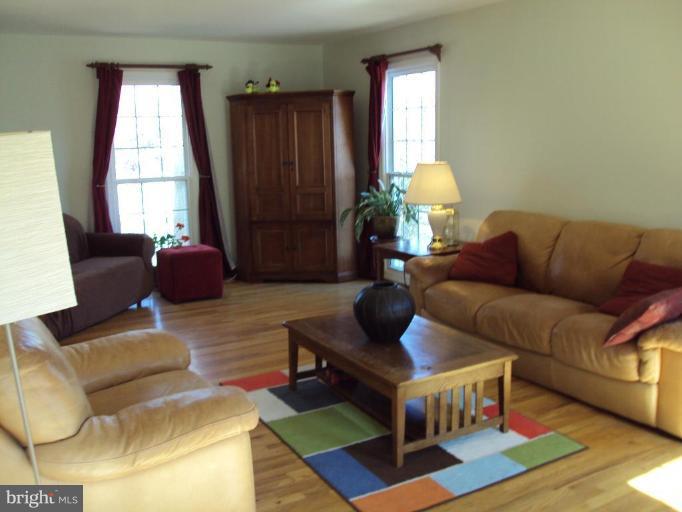 8815 Bells Mill Road Potomac, MD 20854 - Photo 11 of 29 Living Room #2