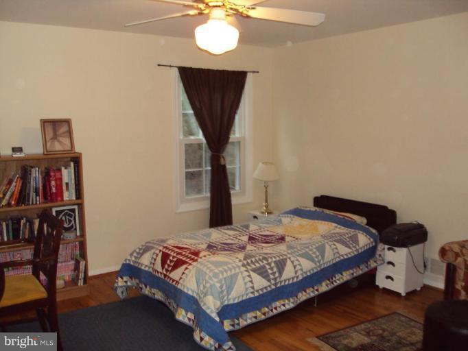 8815 Bells Mill Road Potomac, MD 20854 - Photo 15 of 29 Bedroom #3