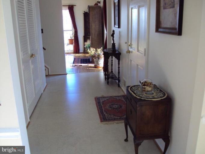 8815 Bells Mill Road Potomac, MD 20854 - Photo 17 of 29 Entrance / Foyer