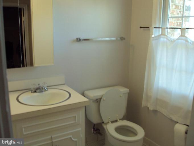 8815 Bells Mill Road Potomac, MD 20854 - Photo 19 of 29 Master Bath #2