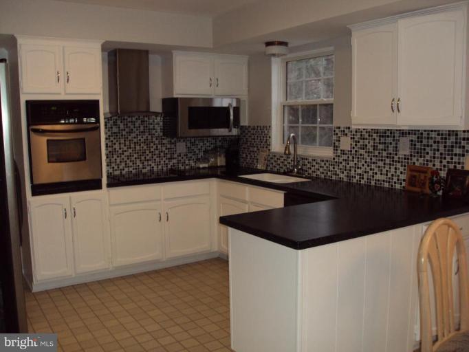 8815 Bells Mill Road Potomac, MD 20854 - Photo 3 of 29 Kitchen #2