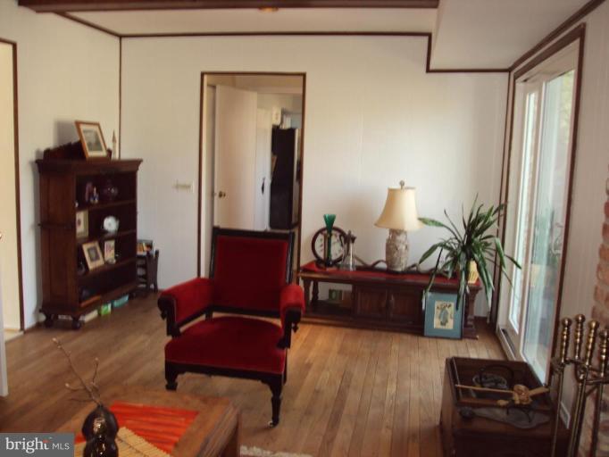 8815 Bells Mill Road Potomac, MD 20854 - Photo 5 of 29 Family Room
