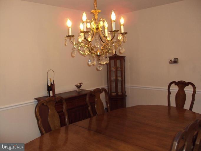 8815 Bells Mill Road Potomac, MD 20854 - Photo 8 of 29 Dining Room