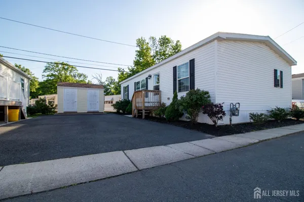 $175,000 | 65 Oakdale Village, Kendall Park, NJ 08824