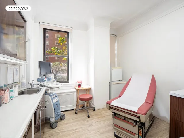 $1,675,000 | 1160 Park Avenue, Unit 1A1CRES | Upper East Side