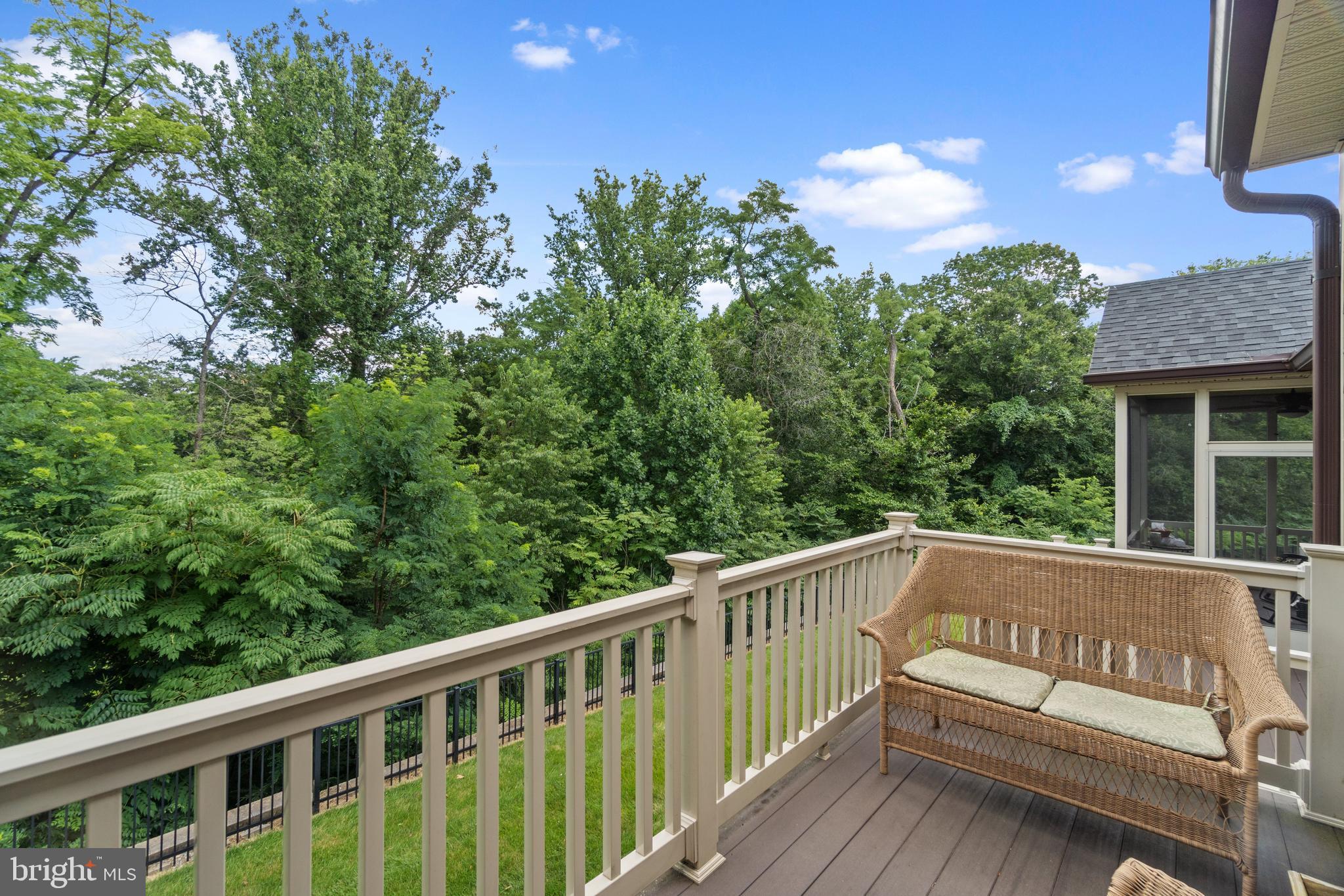 6947 Summit Circle Baltimore, MD 21239 - Photo 30 of 33 Deck