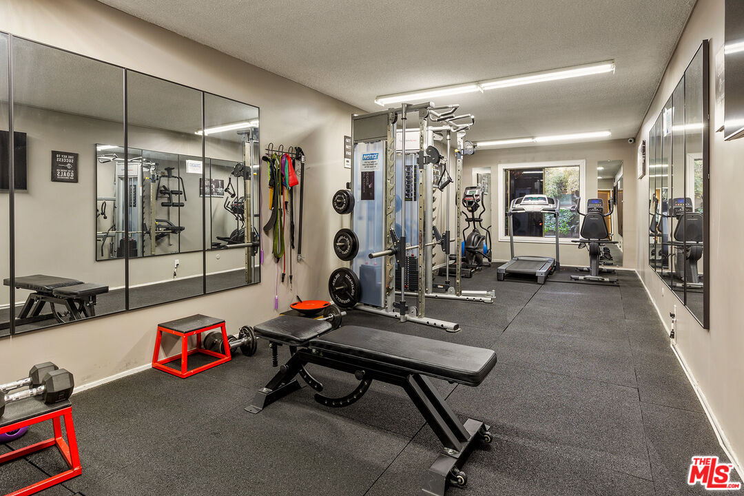 1401 Valley View Road, Unit 126 Glendale, CA 91202 - Photo 23 of 29 Gallery Image 23