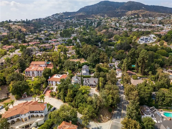$2,688,000 | 1535 Royal Boulevard, Glendale, CA 91207