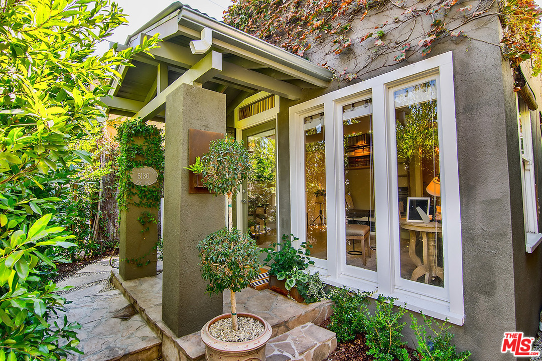 5130 Raleigh Street Los Angeles, CA 90004 - Photo 1 of 26 Gallery Image 1