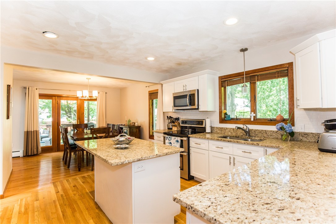 49 Pomfret Road Narragansett, RI 02882 - Photo 5 of 19 Kitchen
