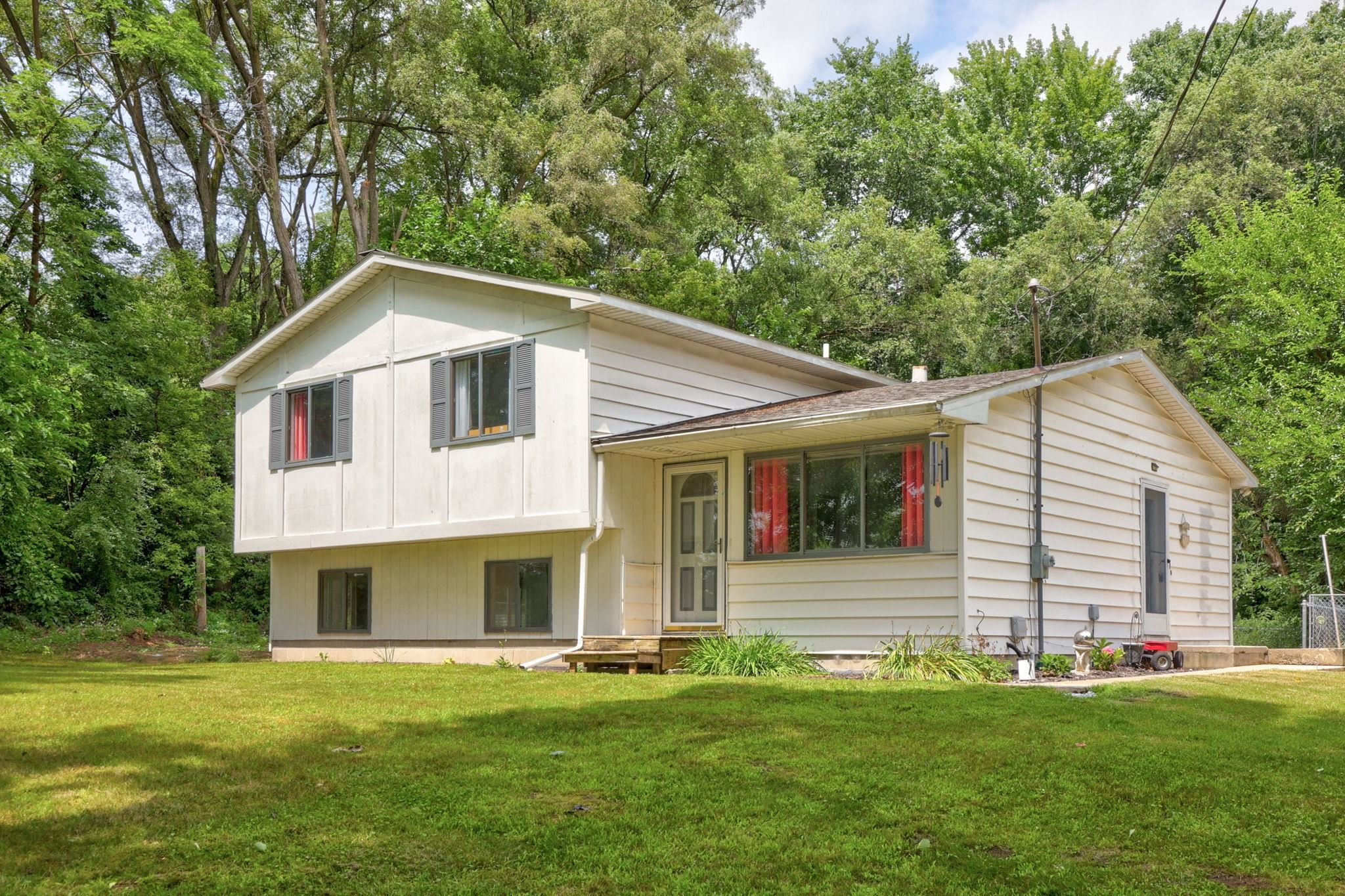 8895 Arbela Road Millington, MI 48746 - Photo 1 of 34 50150336-128b1219-8512-495f-a0a4-fc6b9d6ee43b.JPG