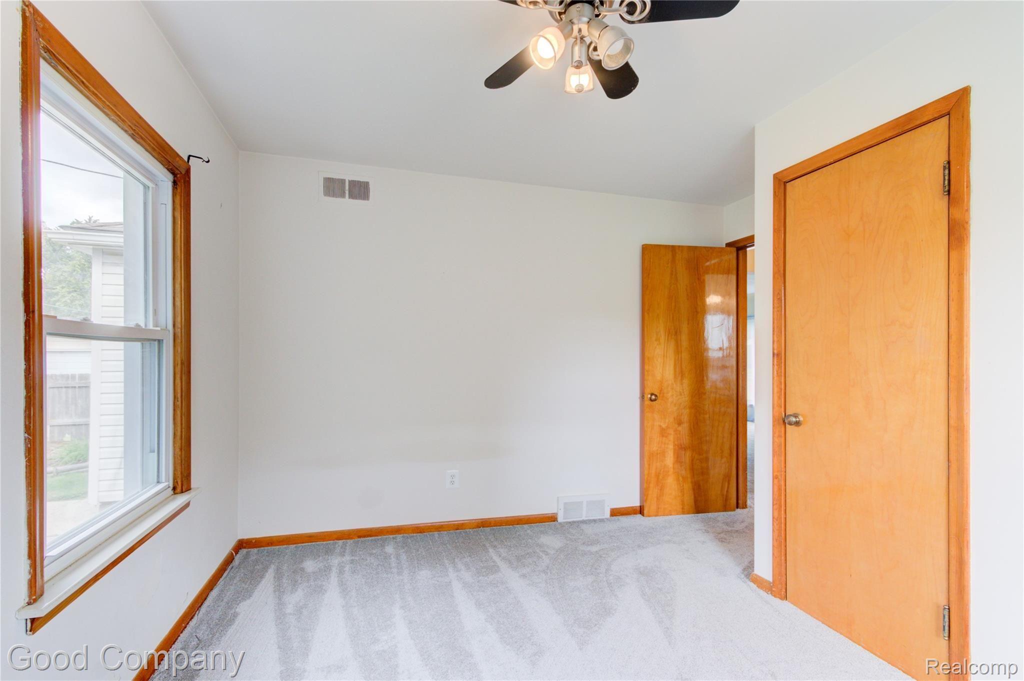 19231 Rensellor Street Livonia, MI 48152 - Photo 23 of 34 19231 Rensellor St.-23