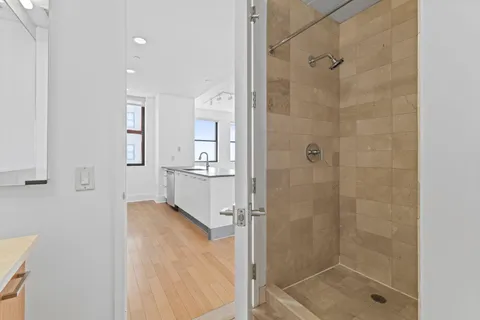 $565,000 | 4 Beacon Way, Unit 805, Jersey City, NJ 07304