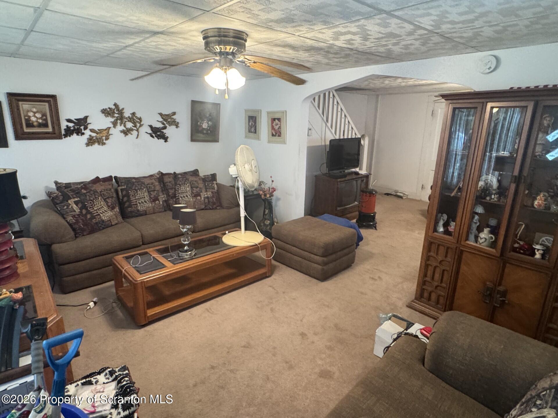 1316 Hampton Street Scranton, PA 18504 - Photo 5 of 17 Living Room