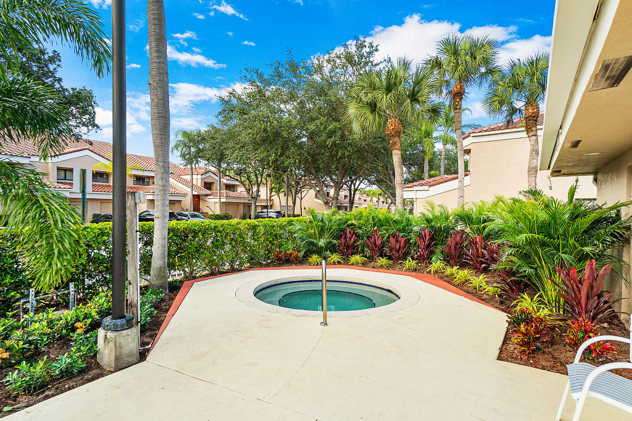 17348 Boca Club Boulevard, Unit 607 Boca Raton, FL 33487 - Photo 14 of 16 029-17348BocaClubBlvd-BocaRaton-FL-spa