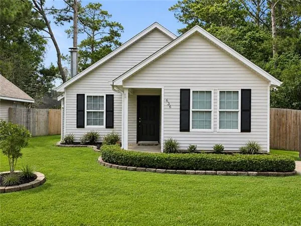 $1,700 | 636 Beaulieux Street, Mandeville, LA 70448