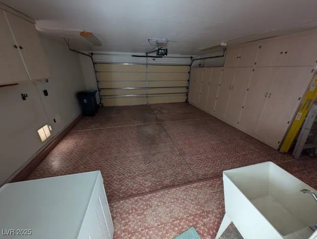 $2,050 | 2504 Sunup Drive, Las Vegas, NV 89134