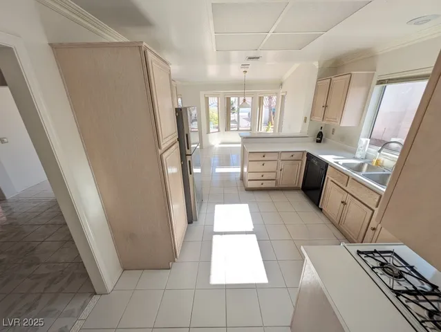 $2,050 | 2504 Sunup Drive, Las Vegas, NV 89134