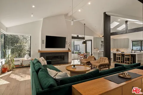 $5,395,000 | 28222 Via Acero, Malibu, CA 90265