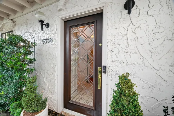 $2,500 | 5338 Brownway Street, Unit B19, Houston, TX 77056