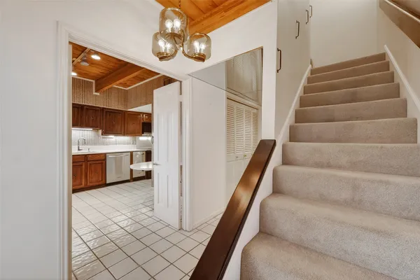 $2,500 | 5338 Brownway Street, Unit B19, Houston, TX 77056