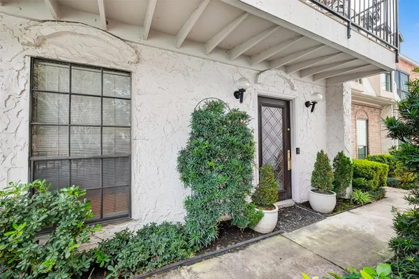 $2,500 | 5338 Brownway Street, Unit B19, Houston, TX 77056
