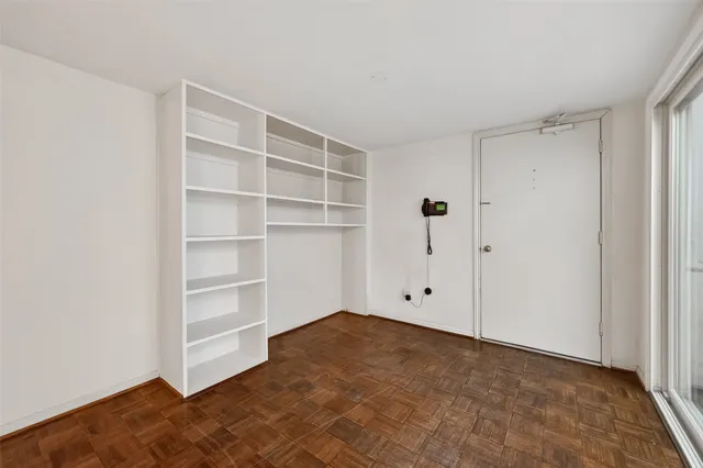 $2,500 | 5338 Brownway Street, Unit B19, Houston, TX 77056