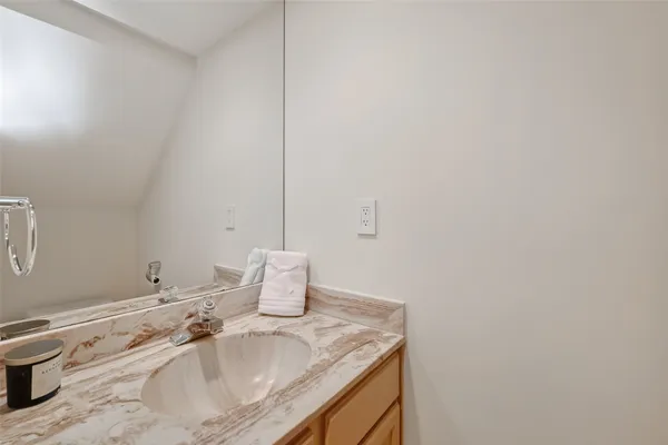 $2,500 | 5338 Brownway Street, Unit B19, Houston, TX 77056