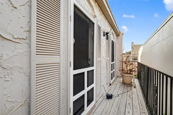 $2,500 | 5338 Brownway Street, Unit B19, Houston, TX 77056