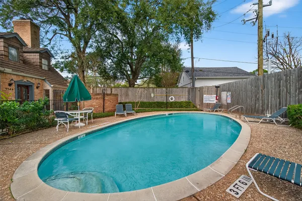 $2,500 | 5338 Brownway Street, Unit B19, Houston, TX 77056