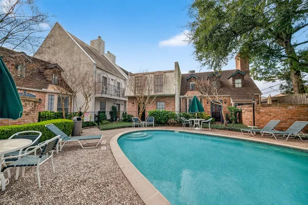 $2,500 | 5338 Brownway Street, Unit B19, Houston, TX 77056