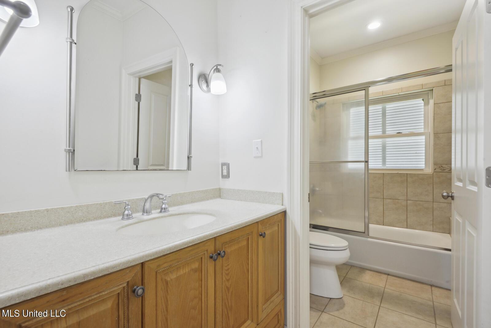 23186 Arcadia Farm Road Pass Christian, MS 39571 - Photo 15 of 22 Guest Bath