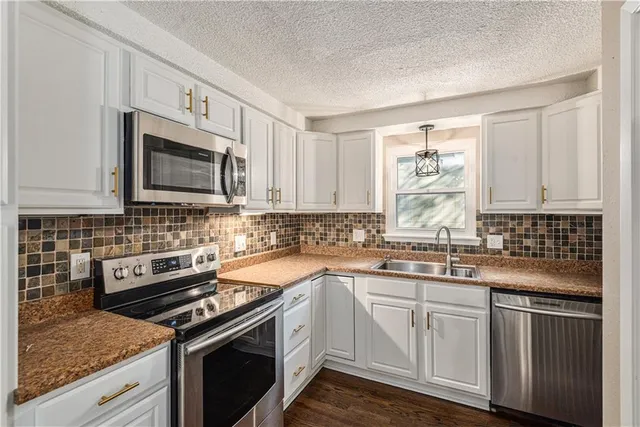 $324,900 | 14509 Northwest 67th Street, Kansas City, MO 64152