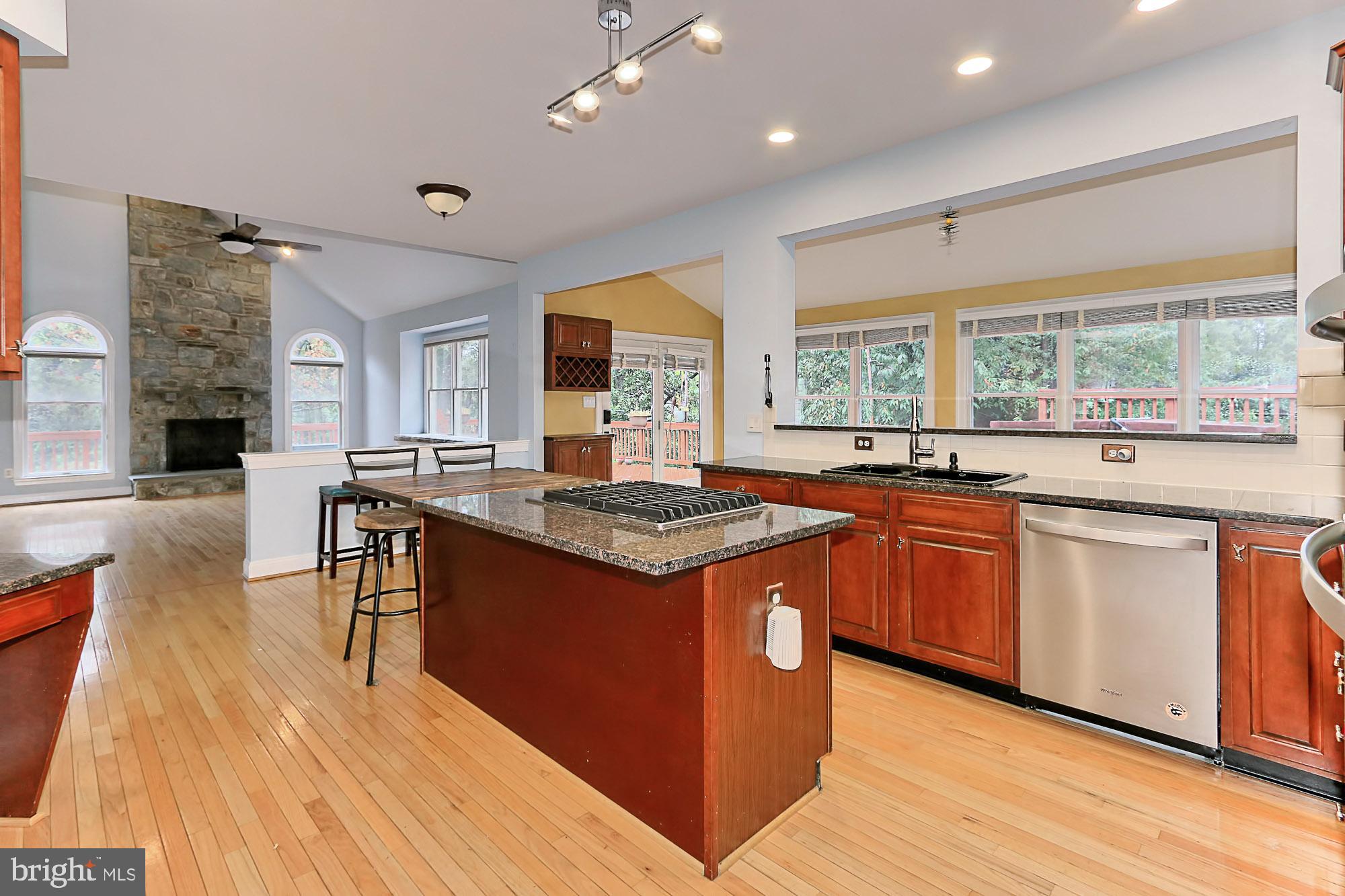 12131 Sheets Farm Road North Potomac, MD 20878 - Photo 22 of 68 Kitchen