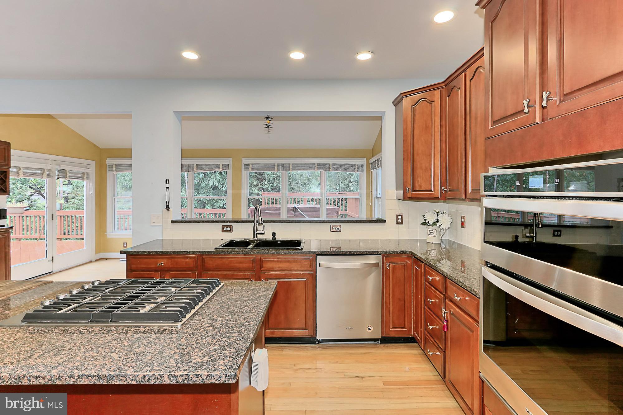 12131 Sheets Farm Road North Potomac, MD 20878 - Photo 23 of 68 Kitchen