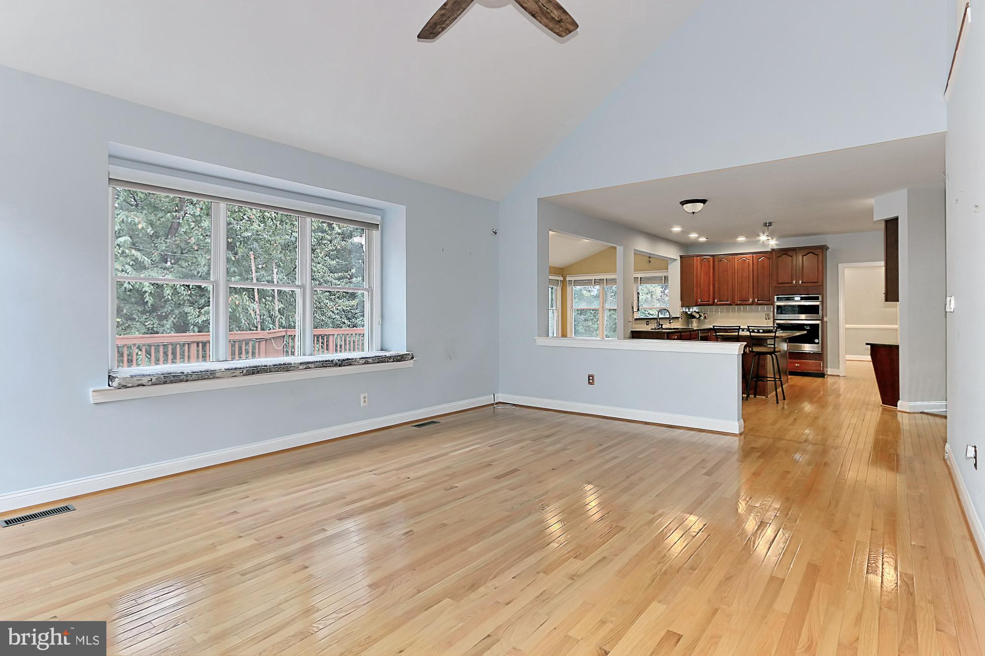 12131 Sheets Farm Road North Potomac, MD 20878 - Photo 34 of 68 Family Room / Kitchen