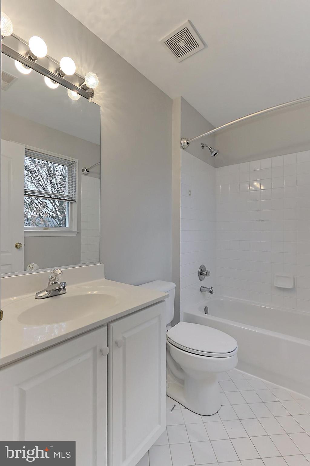 12131 Sheets Farm Road North Potomac, MD 20878 - Photo 46 of 68 Full Bath