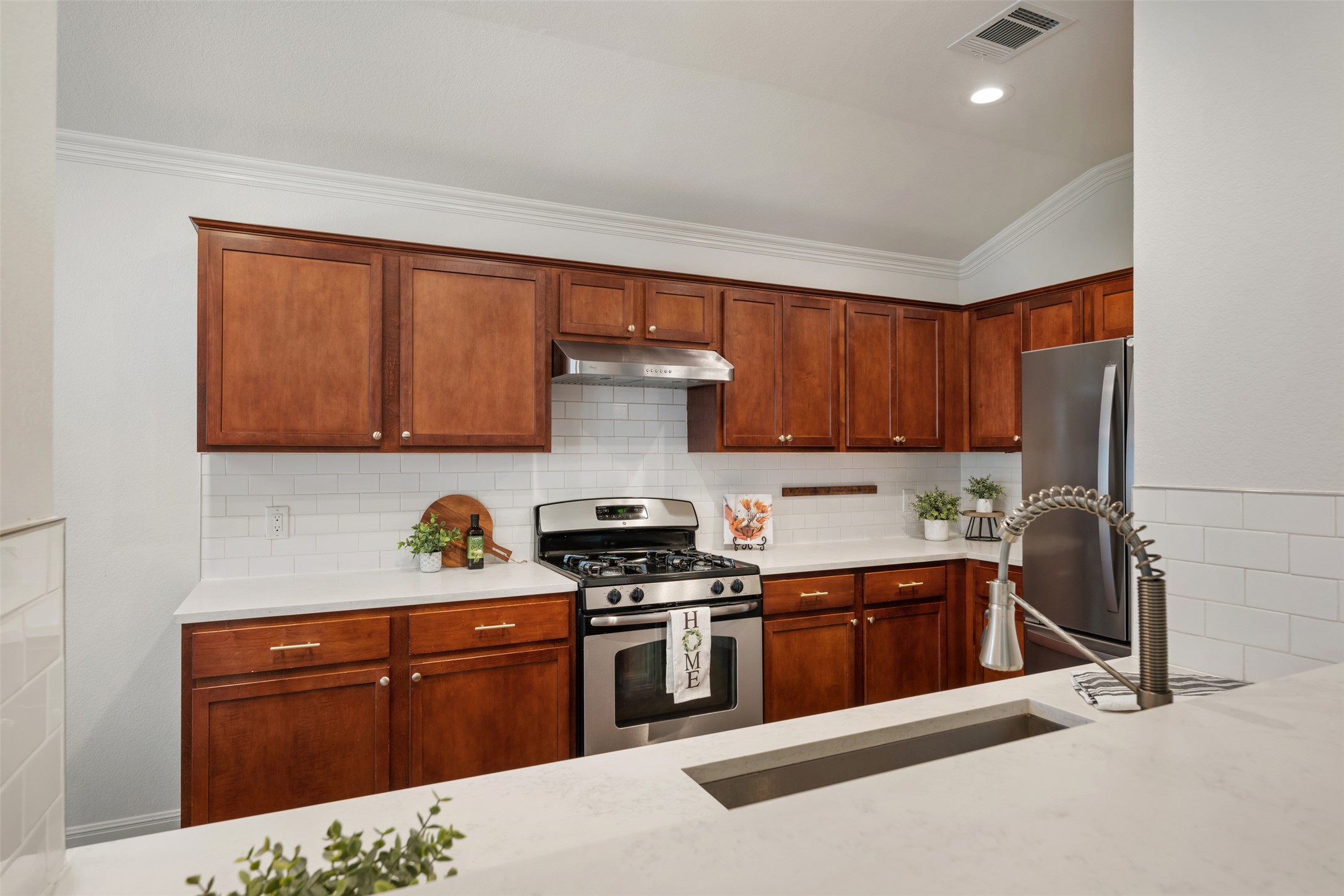 1916 Shaker Trail Austin, TX 78754 - Photo 6 of 16