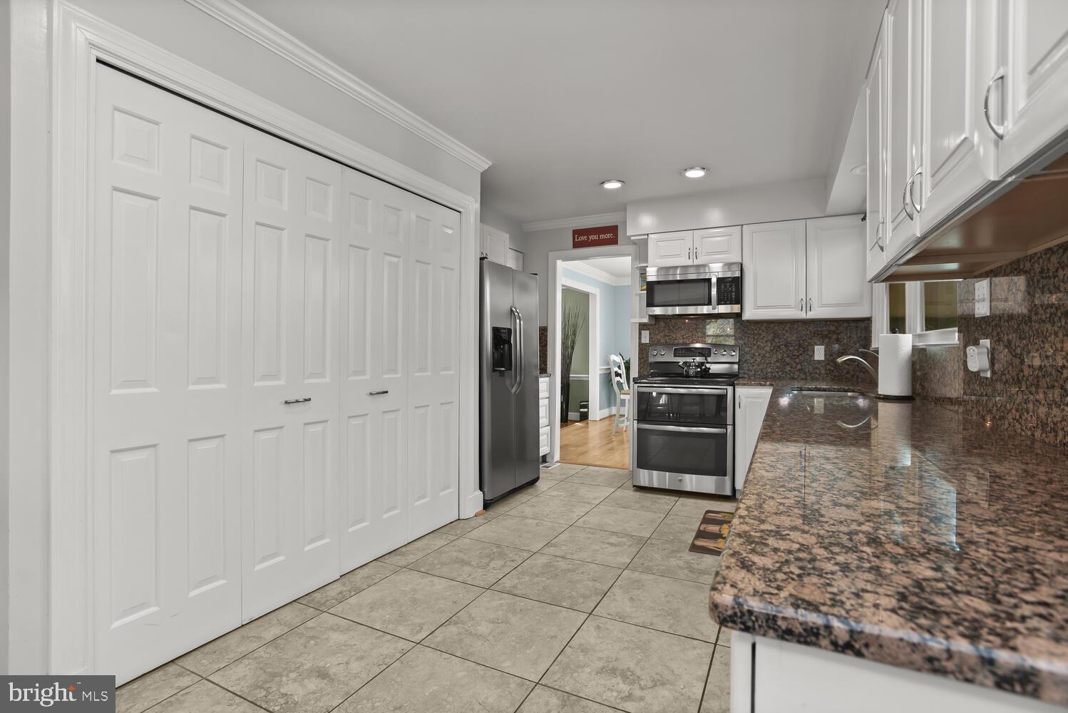 1606 Governor Bridge Road Davidsonville, MD 21035 - Photo 7 of 54 Kitchen