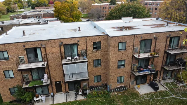 $3,000,000 | 224-228 East Rimini Court, Palatine, IL 60067